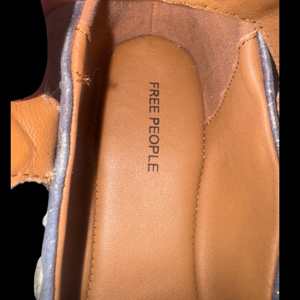 💥 FREE PEOPLE distressed MYSTIC Mary Jane flats women’s size 8.5 💥LIKE NEW - Picture 4 of 16